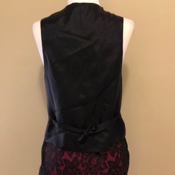 Black Lace Vest - Picture 3 of 3
